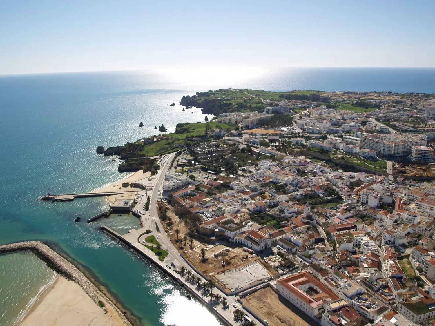 Photo used from fineandwinecity.blogspot.com